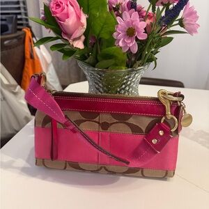 Coach Signature brown and pink jacquard wristlet wallet handbag
